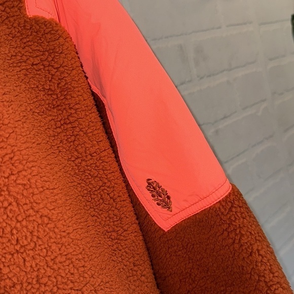 Free People pullover NEW popover Movement Lead the Pack jacket small neon coral - Picture 4 of 10